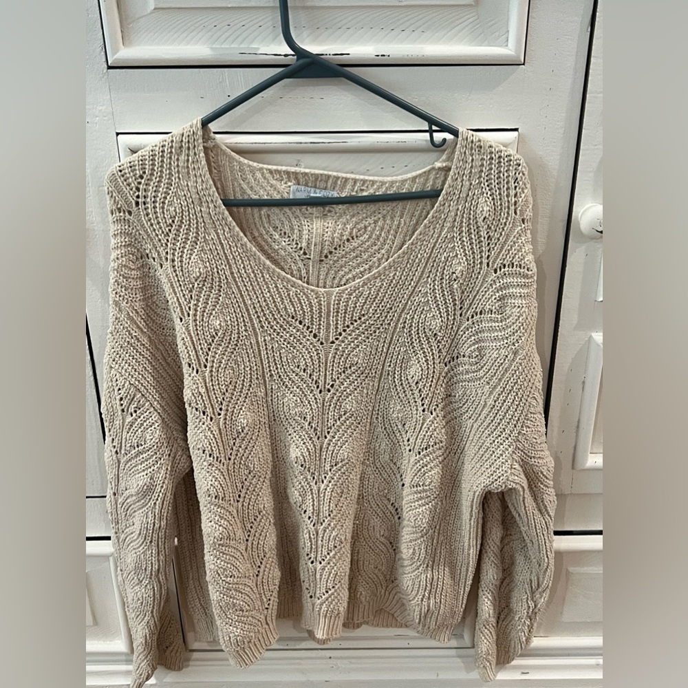 Lightweight beige sweater. Size L.
